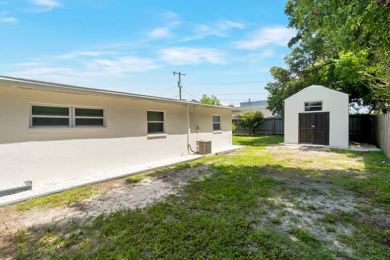 Tampa House: 7703 Southside Lane