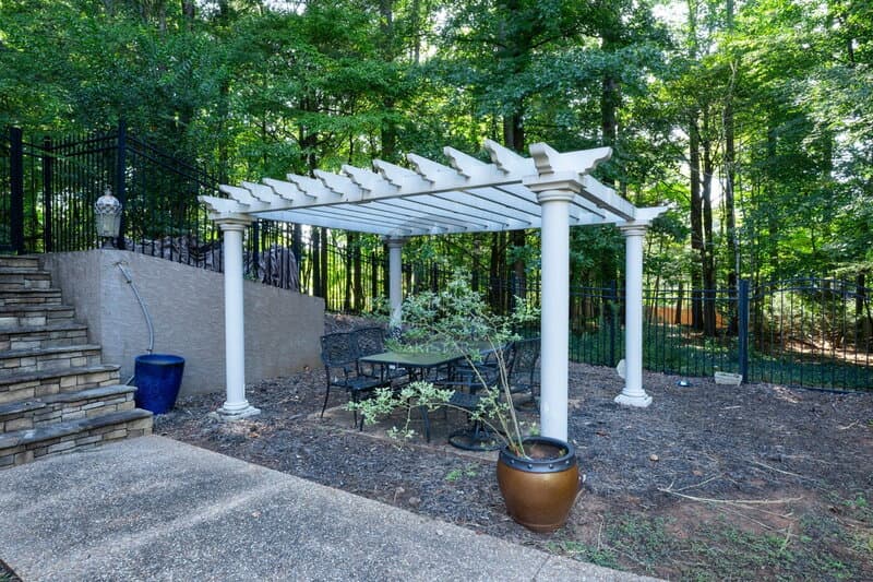 Kennesaw House: 5211 Hadaway Rd NW