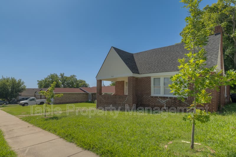 Oklahoma City House: 1618 Northeast 11th St