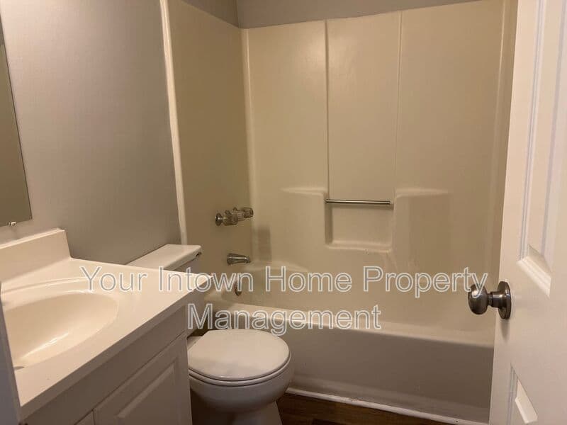 Lithonia House: 6471 Bedford Ln