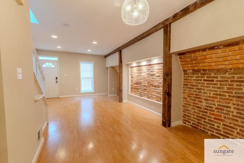 Baltimore Townhome: 1632 Light St