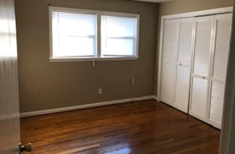 Columbia House: 304 Hickory Ridge Drive