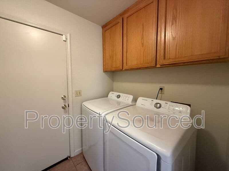 Lathrop House: 15050 Hollyhock Ct