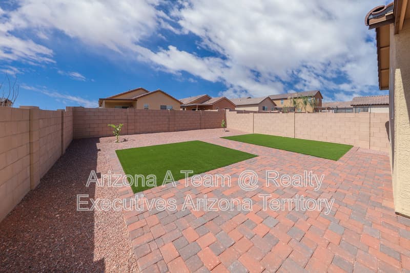 Tucson House: 9122 East Red Bluff Court