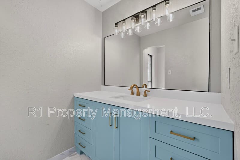 Rio Rancho House: 209 Villa Verde Drive Southeast