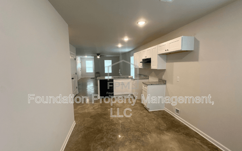 West Memphis House: 313 Westree Street