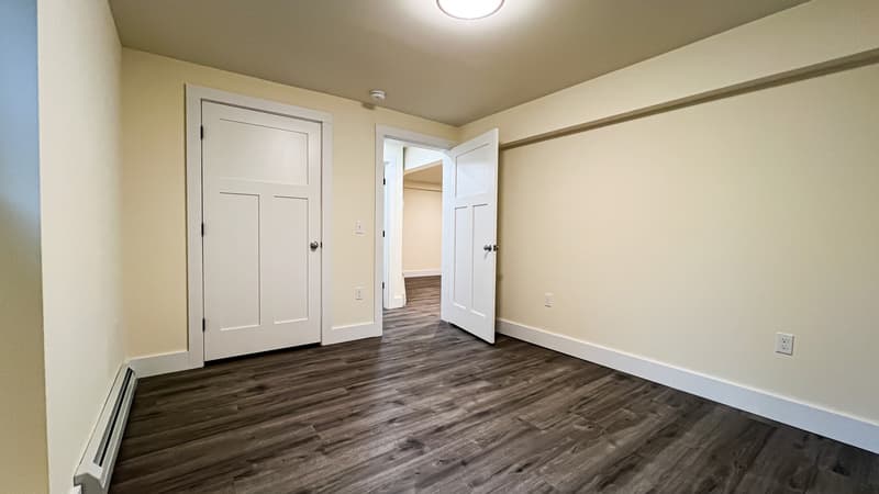 Burlington Condo: 21 Hungerford Terrace, Unit 3