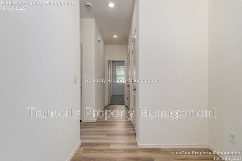 Maricopa House: 36420 W San Alvarez Ave