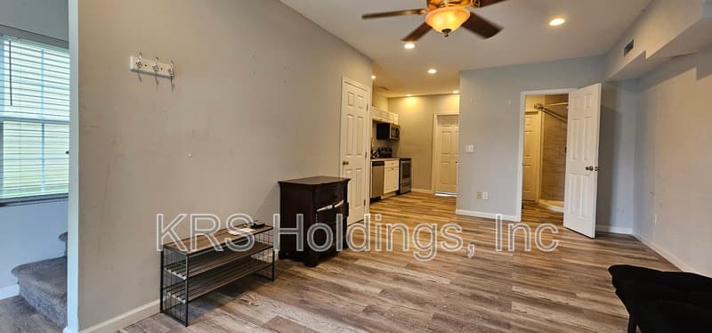 Portsmouth House: 410 Oak Street