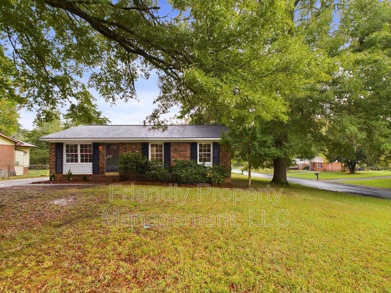 Winston Salem House: 4136 Kingsland Circle