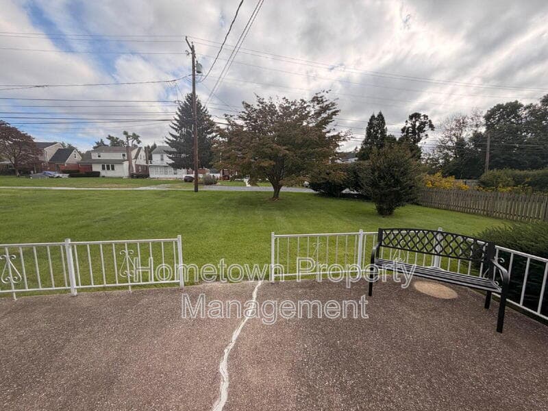 Camp Hill House: 215 N 33rd St