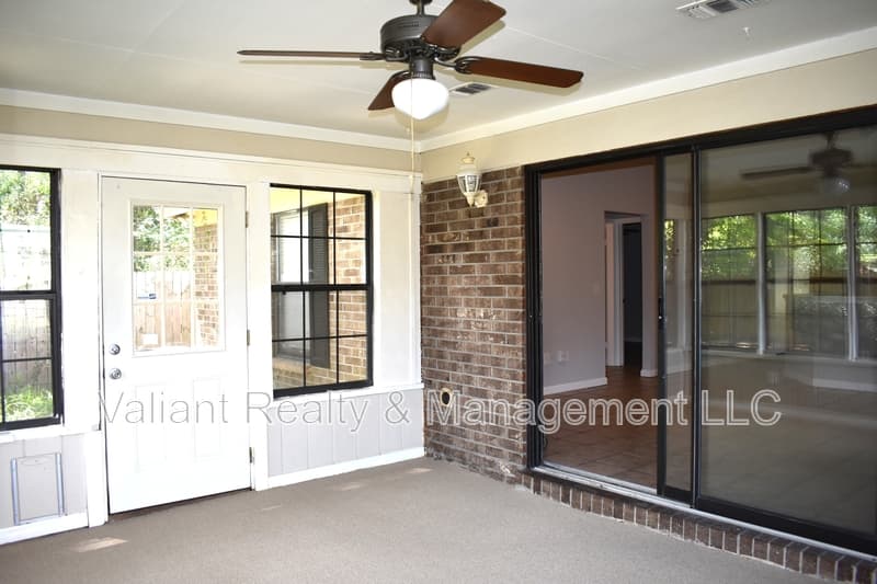 Jacksonville House: 6555 Diamond Leaf South