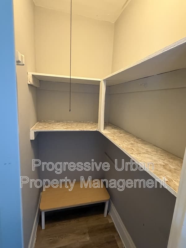 Cleveland Condo: 4609 Behrwald Avenue - Upstairs