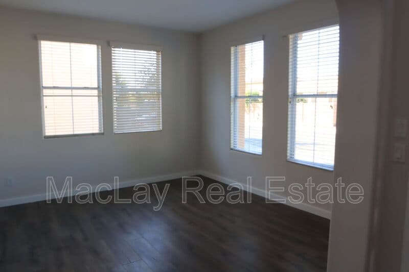 Chandler House: 1171 N Mason Dr