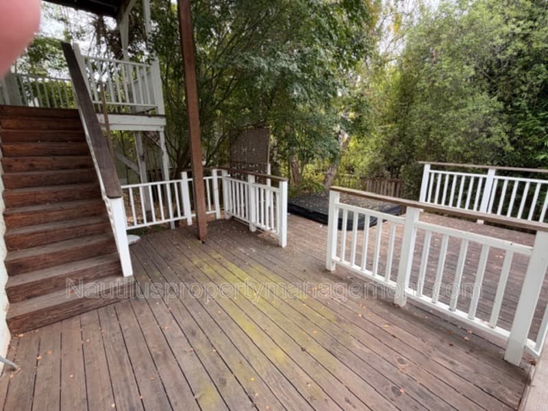 Santa Cruz House: 221 Blackpoint Lane