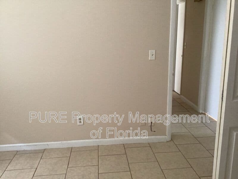 Ocala House: 1814 NE 17 Street