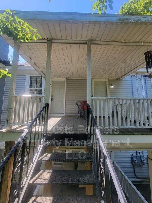 Augusta House: 1330 Wingfield St