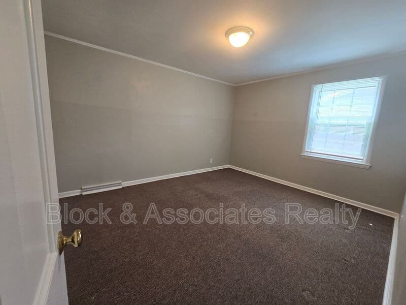 Greensboro House: 1605 Pichard St.