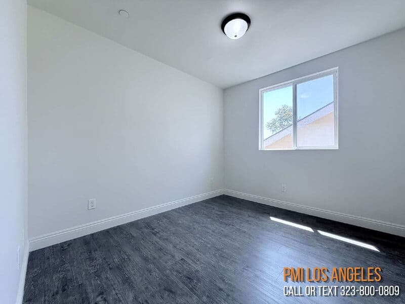 Los Angeles Condo: 1440 East 42nd Street