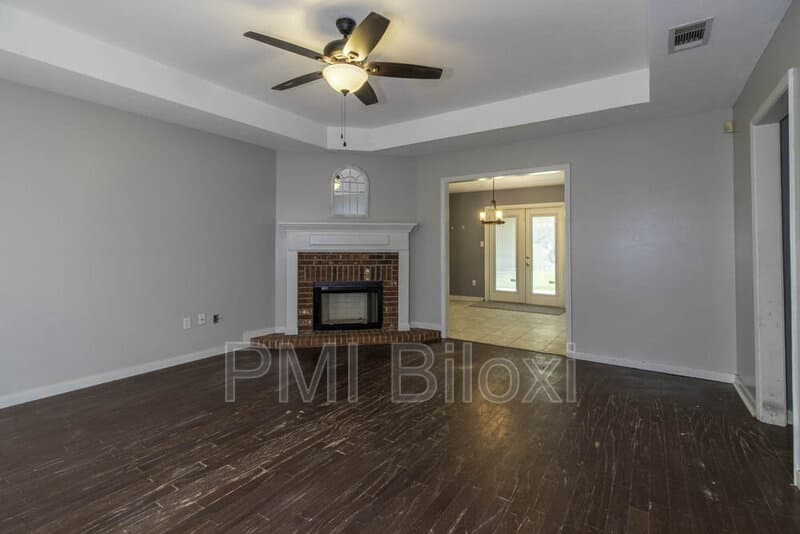 Gulfport House: 13011 Windcrest Lane