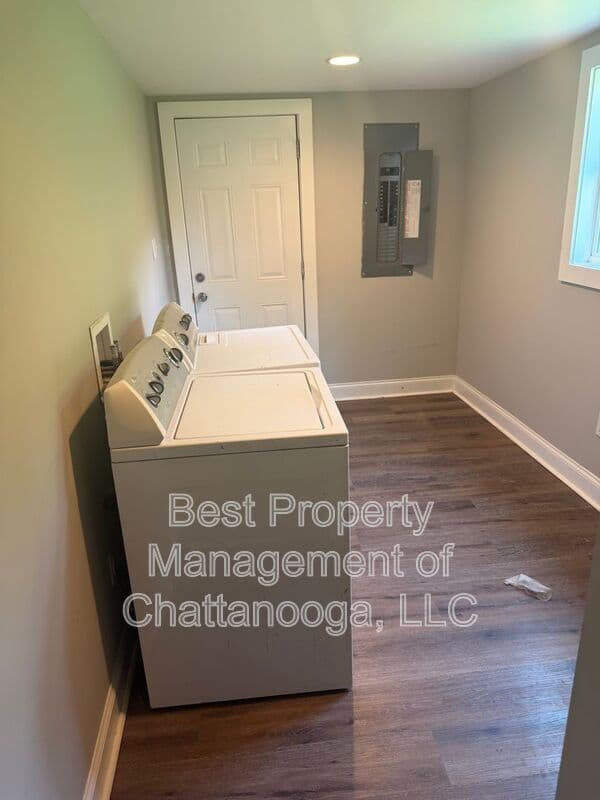 Chattanooga House: 5325 Lee Ave