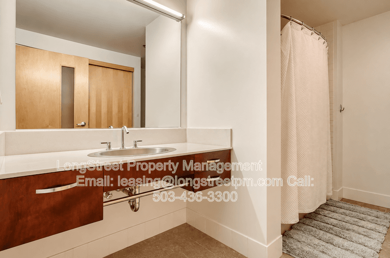 Portland Condo: 1410 NW Kearney St