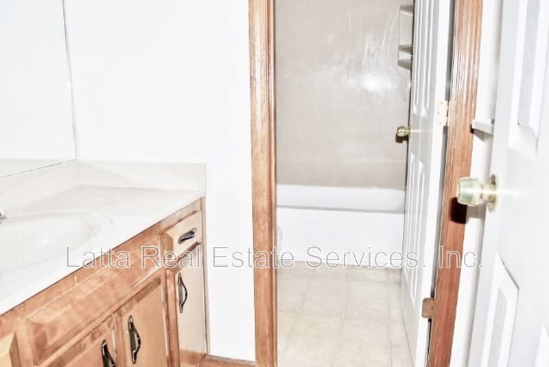 Blue Springs Condo: 3249 NW Mill Dr