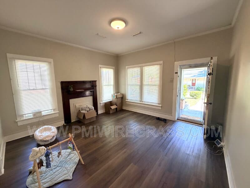 Ozark House: 550 East Eufaula Street