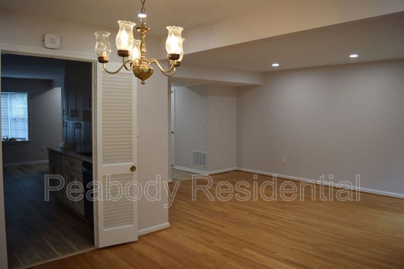 Alexandria House: 1013 N Vail St