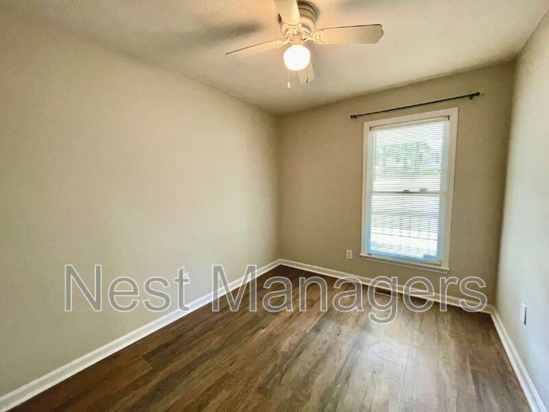 Fayetteville House: 6736 St Julian Way