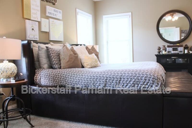 Columbus House: 7165 Bridgemill Drive