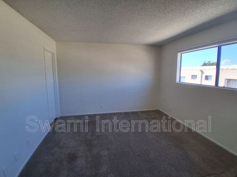 Inglewood Condo: 917 Enterprise Ave.