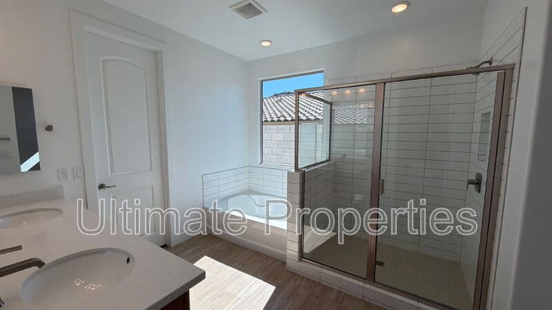 Peoria House: 31958 N 116th Ave