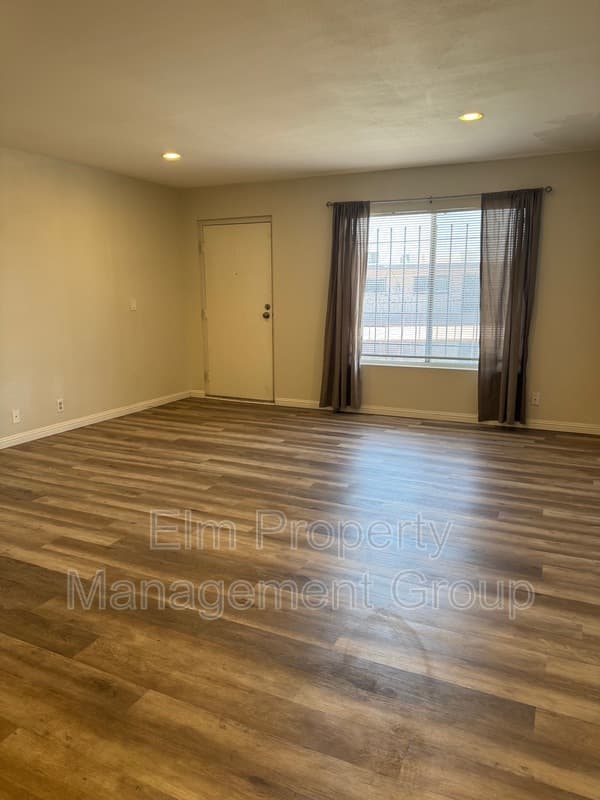 Las Vegas Condo: 615 South Royal Crest Circle - 24