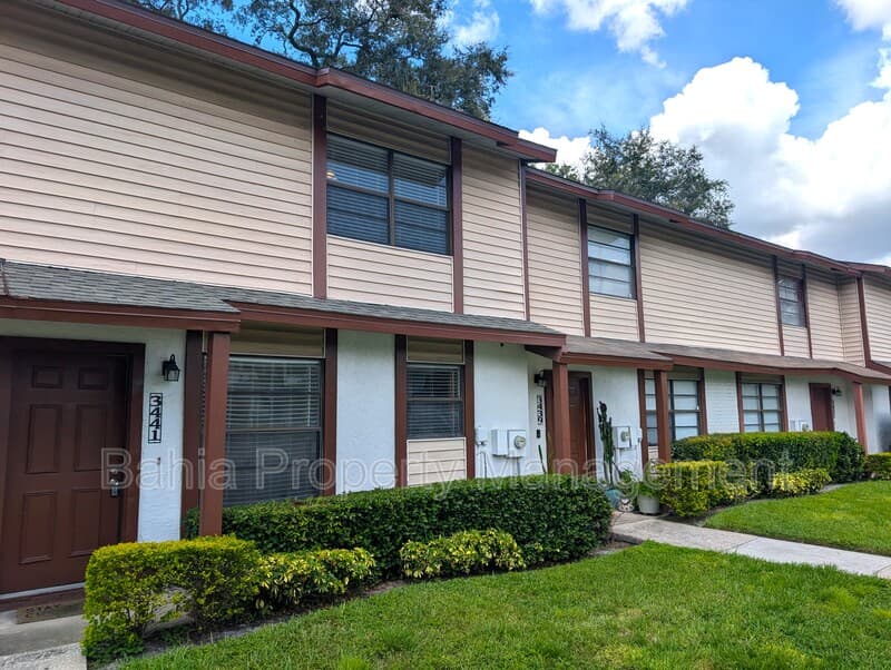 Tampa Townhome: 3441 Oak Trail Ct