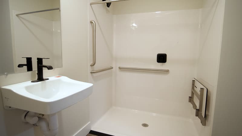 Burlington Condo: 15 Hungerford Terrace, Unit 5