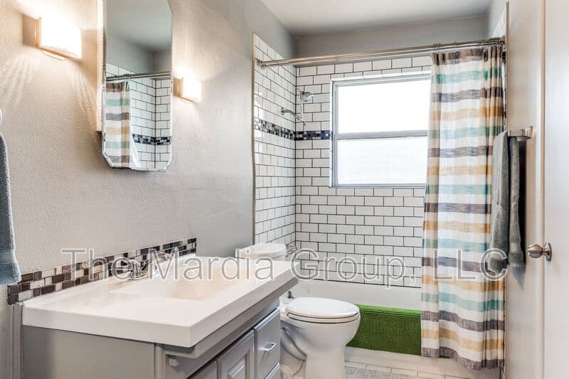 Dallas House: 10312 Sylvia Dr.