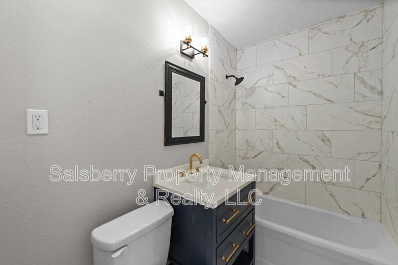 Fort Worth House: 3770 W. 6th Street