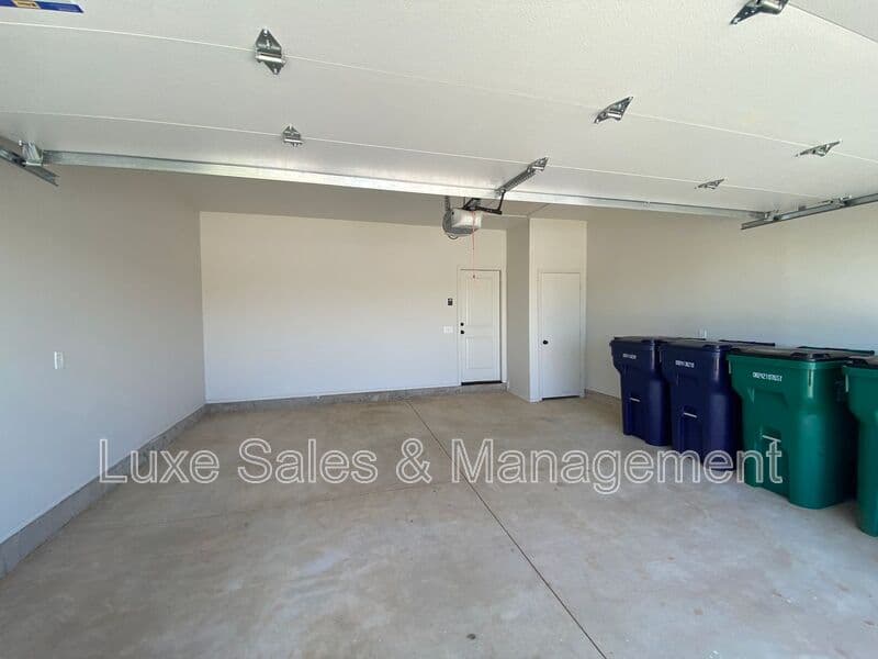 Okahoma City House: 8000 NW 110th Dr