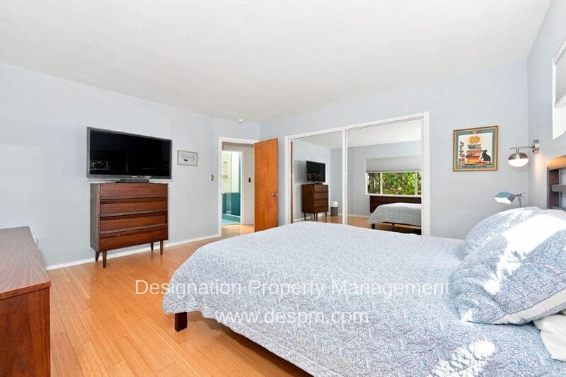 Altadena House: 4395 El Prieto