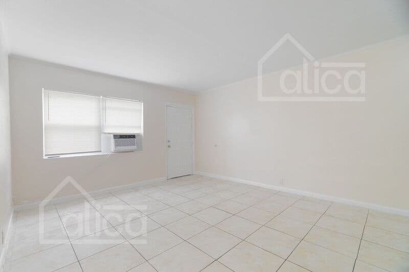 West Palm Beach Condo: 1001 Henrietta Ave