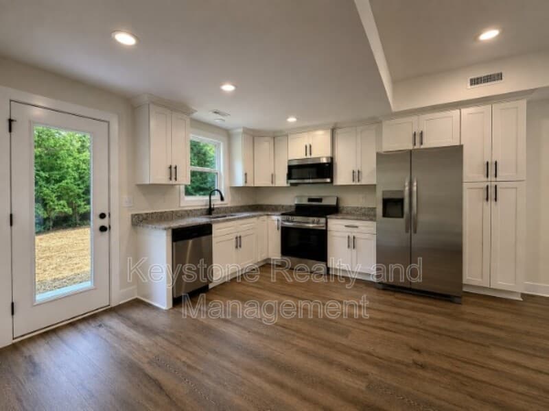 Clarksville House: 921 Ford Street, Bedroom C