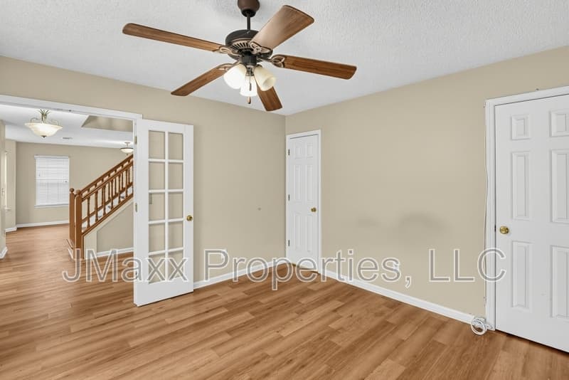 Lithonia House: 1560 Rogers Crossing Dr