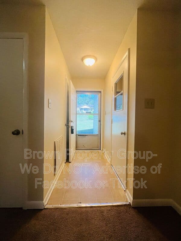 Spring Lake House: 3324 Red Fox Rd