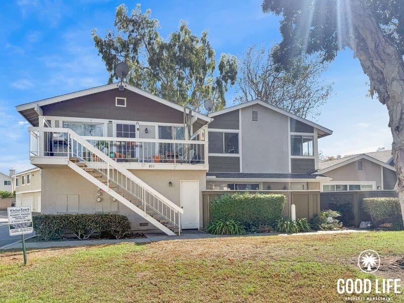 Oceanside Townhome: 827 Shelter Cove Way