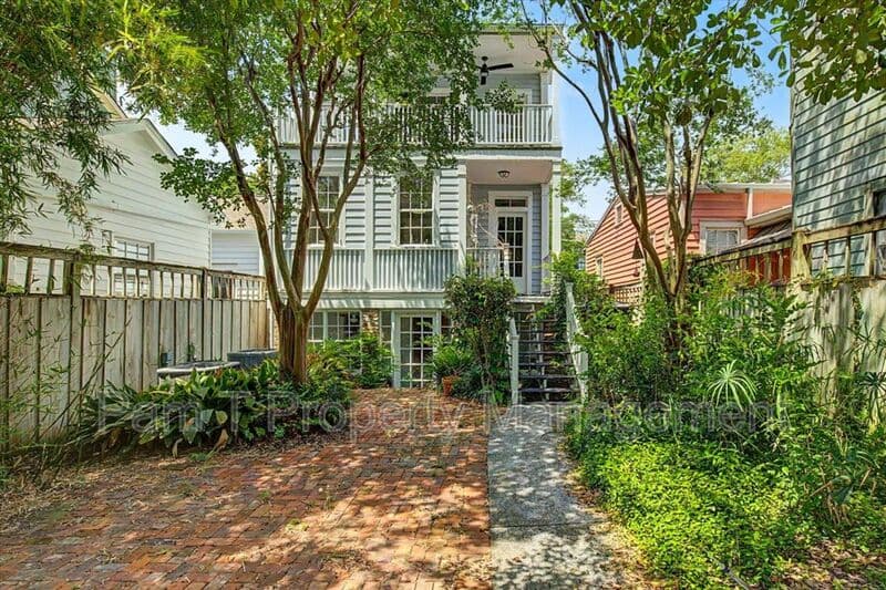 Savannah Condo: 521 E Harris St