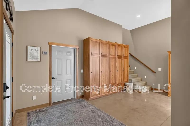 New Richland House: 23619 180th Street