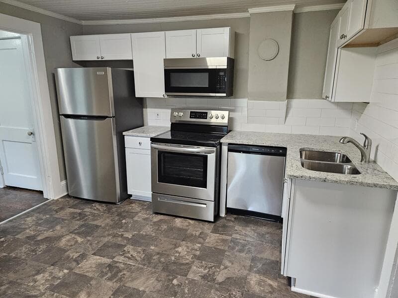 Winder Condo: 178 Georgia Ave - B