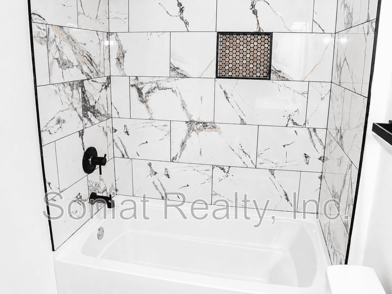 New Orleans Condo: 2023 First St.