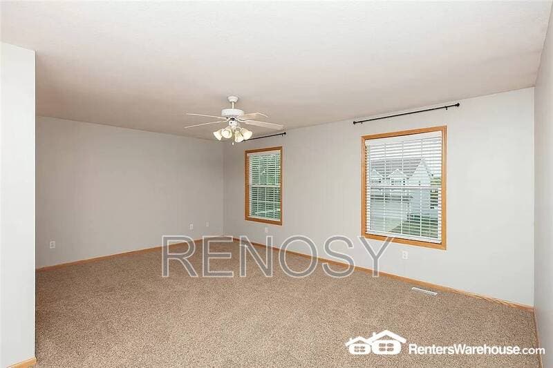 West Des Moines House: 7732 Beechtree Ln